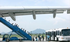 Cục Hàng không khuyến cáo công dân Việt Nam từ Hàn Quốc trở về sẽ phải cách ly 14 ngày, còn khách Hàn Quốc sẽ dừng áp dụng chính sách miễn visa từ ngày 29/2 Ảnh: Phạm Thanh 