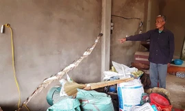 Nhiều nhà dân bị lún nứt, hư hỏng nặng nhưng mức đền bù chưa thỏa đáng