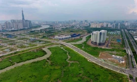 Cử tri khóc nghẹn tại cuộc tiếp xúc cử tri