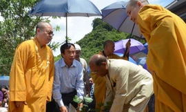 Trồng cây bồ đề ở chùa Tam Chúc