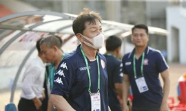 HLV Chung Hae Soung quay trở lại dẫn dắt CLB TPHCM chỉ sau 2 tuần chia tay Ảnh: NHƯ Ý