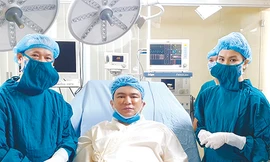 Sau khi được bác sĩ của Bệnh viện thẩm mỹ Việt Mỹ thực hiện căng chỉ 15 phút 