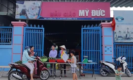 Giáo viên mầm non chuyển sang bán hàng trong mùa dịch để kiếm sống qua ngày