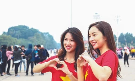 Sao Ly ( bên trái ) tham gia Diễn đàn Trí thức trẻ Việt Nam toàn cầu lần thứ II, năm 2019Ảnh: NVCC 