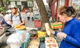 Người bán hàng trên vỉa hè, quán cóc bị liệt vào tầm ngắm thu thuế