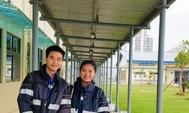 Những gương mặt công nhân rạng rỡ trước ngày khánh thành