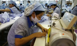 Nhiều DN đang thiếu nguyên liệu sản xuất Ảnh: Hồng Vĩnh