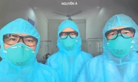 Nguyễn Á và cuốn sách ảnh “Tinh thần Việt và cuộc chiến chống đại dịch Covid-19” 