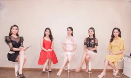 Các buổi livestream trực tiếp theo chủ đề để chấm giải Người đẹp truyền thông. Ảnh: Hồng Vĩnh.