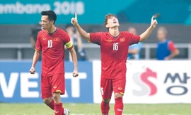 Minh Vương (phải) vừa bị loại khỏi ÐTVN Ảnh: VT