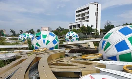 Công trình 11 tỷ đồng đổ gãy sau trận giông lốc 