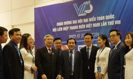 Thường trực Ban Bí thư Trần Quốc Vượng và các đại biểu dự Đại hội 