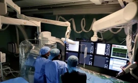 Đây là ca đầu tiên triển khai lấy huyết khối thành công qua đường động mạch cho bệnh nhi nhỏ tuổi Ảnh: Y.N