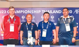 HLV Park Hang Seo tỏ ra vui vẻ trước khi cùng ĐT U23 Việt Nam chính thức bước vào chiến dịch U23 châu Á ảnh: HỮU PHẠM 