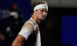 Tay vợt Zverev xin lỗi sau hành vi tấn công và chửi bới trọng tài 