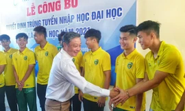 20 cầu thủ Học viện NutiFood trúng tuyển đại học 