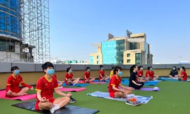 Đội tuyển nữ Việt Nam tập thiền trước khi đối đầu Đài Loan (Trung Quốc)