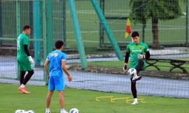 Tấn Trường mắc COVID-19, thầy Park triệu tập bổ sung thủ môn Văn Hoàng 