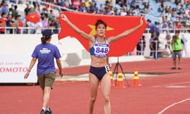 Video: Bùi Thị Nguyên đánh bại á quân Asiad, giành HCV 100m rào nữ 