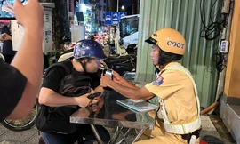 Một phụ nữ bị phạt kịch khung vì vi phạm nồng độ cồn