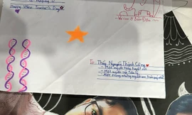 Trường đề nghị không tặng quà ngày nhà giáo: Sao lại phải 'cấm'?