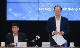 Thứ trưởng Bộ GD&ĐT Phạm Ngọc Thưởng chủ trì cuộc họp báo