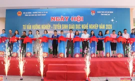 Sôi động ngày hội Tư vấn Hướng nghiệp – Tuyển sinh Giáo dục nghề nghiệp