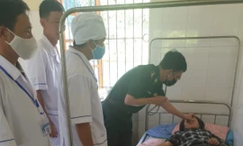 Quân y Biên phòng cứu sống hai mẹ con ăn lá ngón tự tử