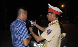 Uống 1 chén rượu, tài xế bị tước giấy phép gần một năm