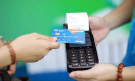 Thẻ chip mã hóa thông tin để tăng bảo mật dữ liệu, thanh toán an toàn, không tiếp xúc