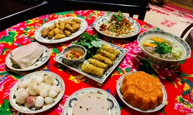 Mâm cỗ cúng giá 700.000 đồng/set của Bếp Lang Liêu hút khách hàng.