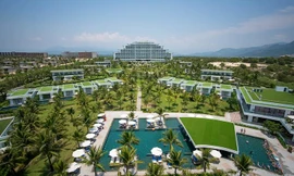 Nghỉ đêm tại khách sạn 5 sao tại Nha Trang còn hơn 1 triệu đồng/đêm.