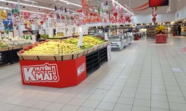 Siêu thị lớn mở hàng ngày đẹp mùng 2 Tết, hàng hoá ăm ắp nhưng vắng khách 