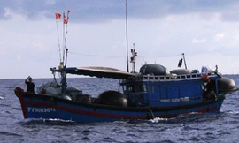 Tàu thuyền ngư dân Phú Yên đánh bắt cá tại vùng biển Song Tử Tây - quần đảo Trường Sa Ảnh: N.Huy