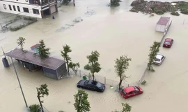 Mưa trắng trời, TP Hà Tĩnh chìm trong ngập lụt lịch sử chưa từng có