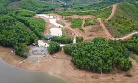 Chủ rừng xẻ đồi xây khu sinh thái 'chui' chống lệnh, công trình mới 'mọc' lên