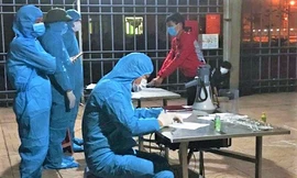 9 người vượt biên trốn cách ly