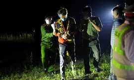 Hai đối tượng hiện đã được bàn giao cho Công an tỉnh Nghệ An xử lý.