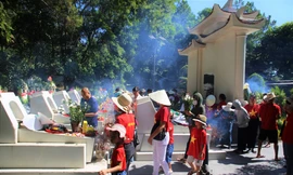 Hàng ngàn lượt khách về hành hương tại ngã ba Đồng Lộc