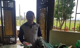 Nhặt được vàng trong túi áo cứu trợ, nam thanh niên trả lại người đánh mất