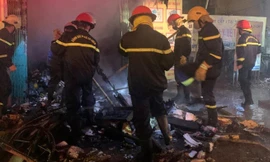 Cháy cửa hàng đại lý thiết bị y tế ở Hà Tĩnh