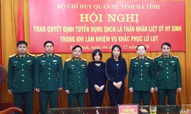 Thân nhân liệt sĩ Đoàn 337 được tuyển dụng làm quân nhân chuyên nghiệp