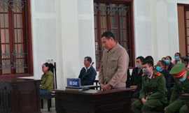 Xích mích chuyện cái bờ ao, người đàn ông dùng cuốc phang hàng xóm tử vong