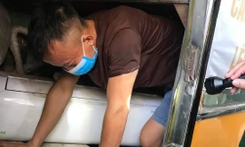 Phát hiện nhiều người chui hầm xe qua cửa khẩu để trốn cách ly