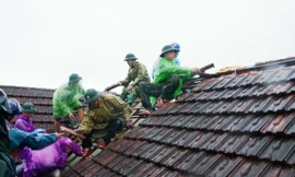 Chưa đầy 1 phút lốc xoáy, 29 nhà dân ở Hà Tĩnh hư hỏng