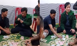 Chủ tịch xã say sưa đánh bạc trong mùa dịch COVID-19, công an vào cuộc