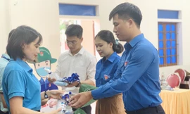 Thanh niên Hà Tĩnh thực hiện nhiều hoạt động tiếp sức mùa thi