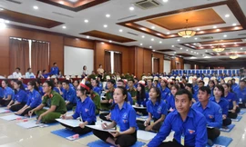 Rung chuông vàng 'Tuổi trẻ Hà Tĩnh đồng hành cùng hàng Việt Nam'