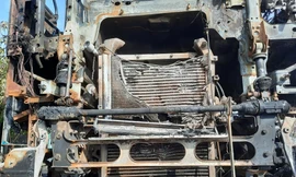 Đang chở cát trên đường, xe tải bất ngờ bốc cháy ngùn ngụt trên QL1A