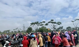 Nghệ An: Hàng trăm công nhân tập trung đòi quyền lợi